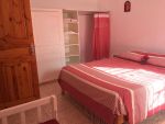 chambre avec lit bébé