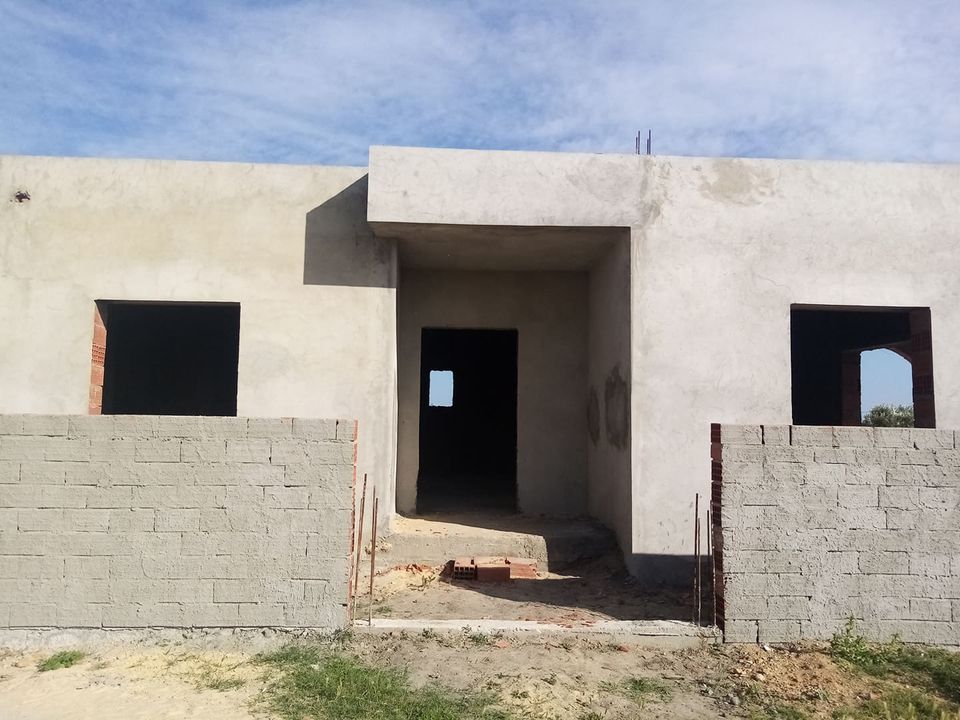 Une grande maison inachevée à hammamet sud b