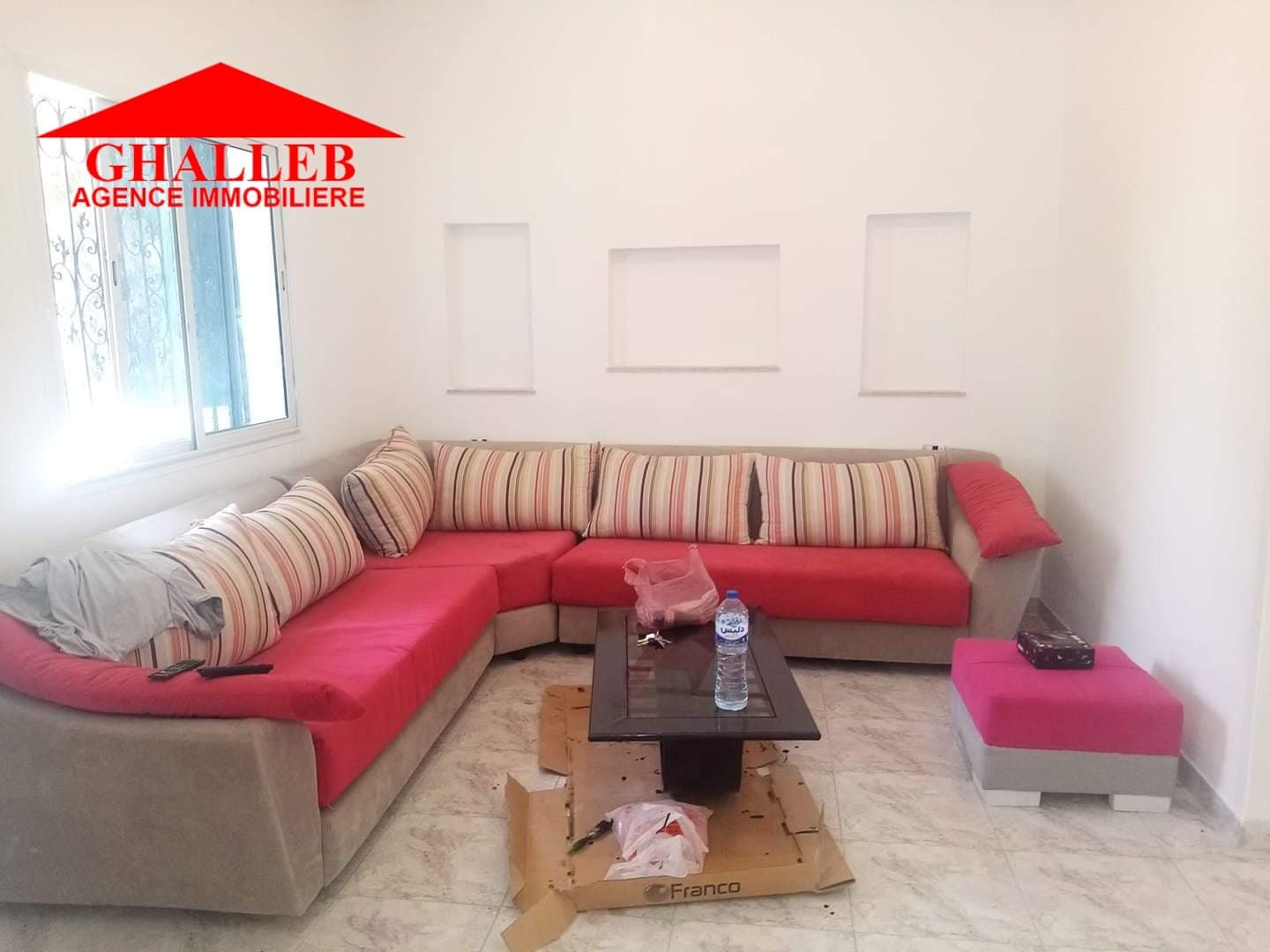 Av une belle maison dans un quartier chic m