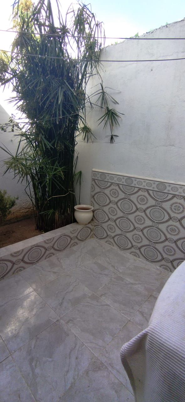 Une coquette maison à vendre à hammamet zone birbouragba