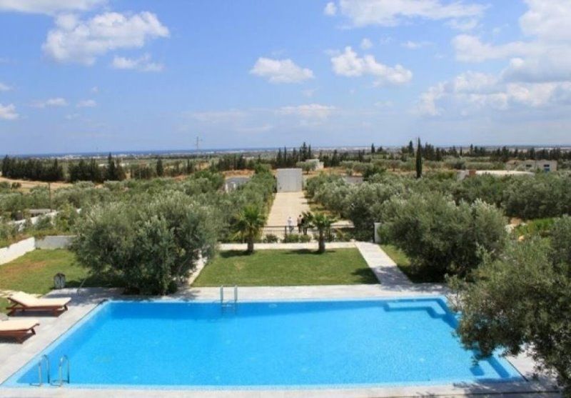 Villa aicha el bessbessia u