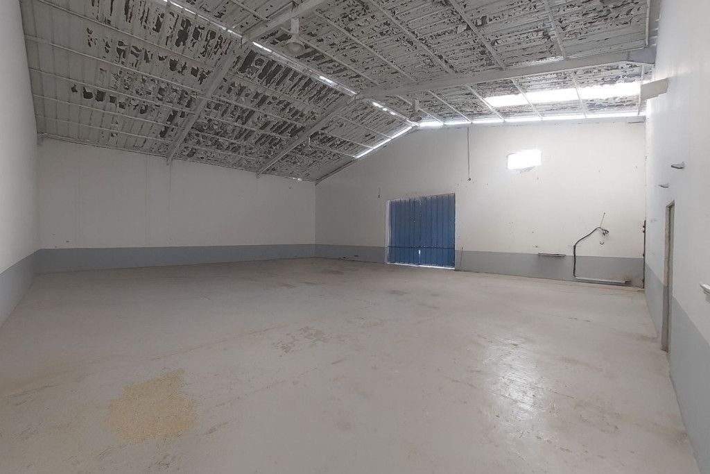 Dépôt industriel 500 m² à louer – zone industrielle bir kassaa –
