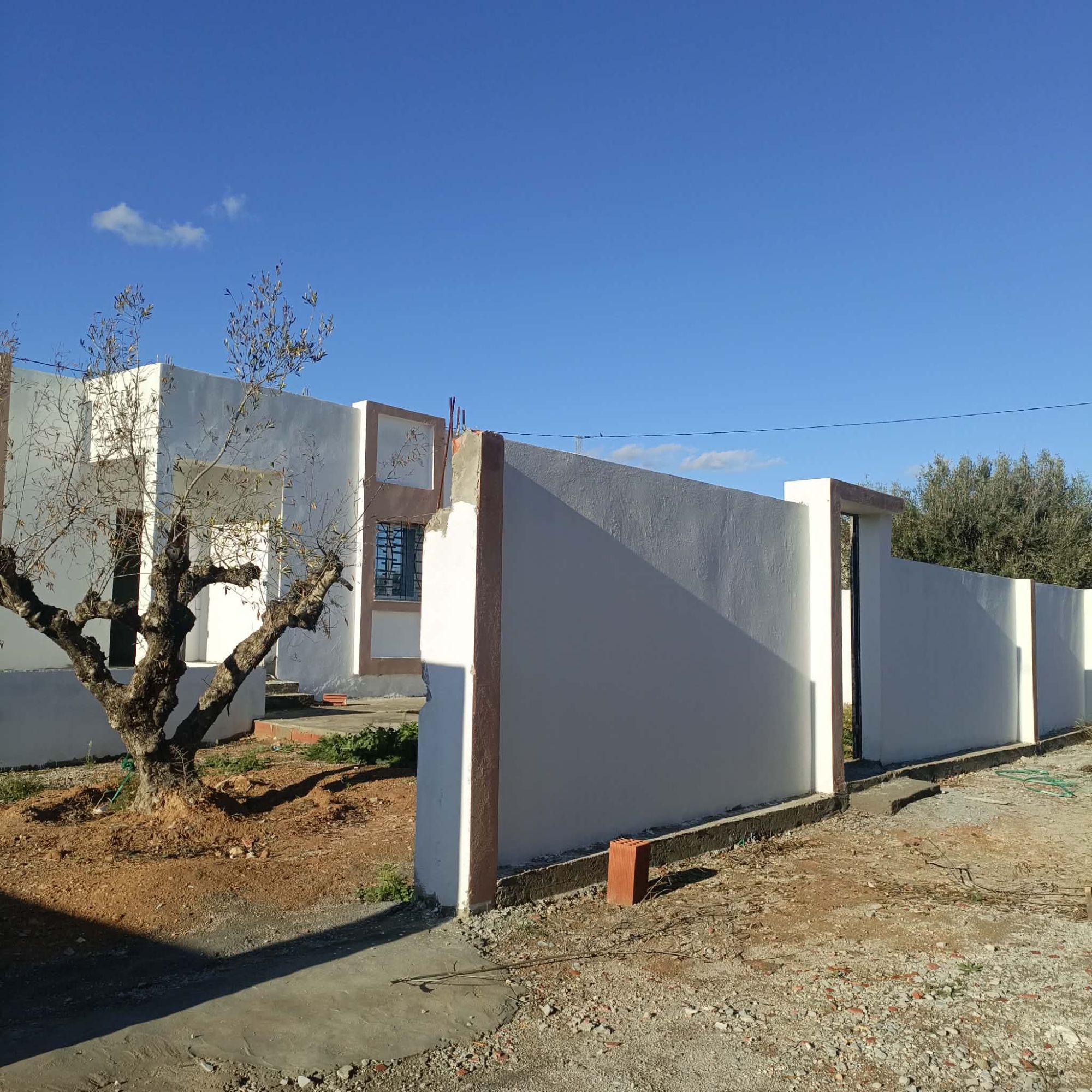 فيلا للبيع بها 400م بالحمامات الجنوبية