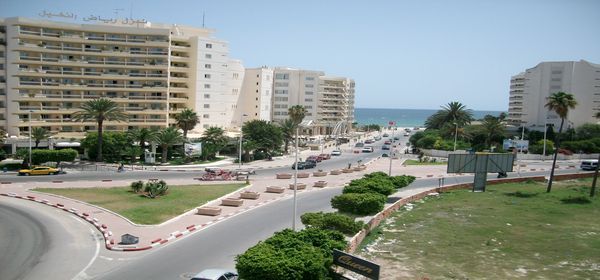 Spacieux appartement en face riadh palm