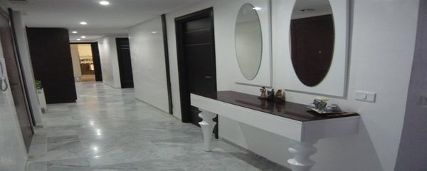 Appartement hyper chic avec piscine et bord de mer