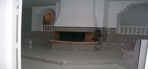 Un lumineux et spacieux étage de villa style arabesque