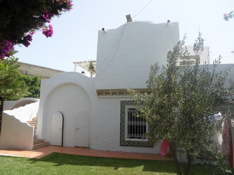 Villa de style arabesque avec piscine