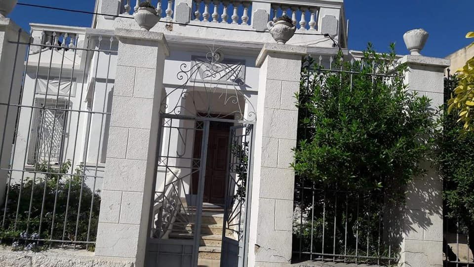 Maison d'une architecture ancienne à korba