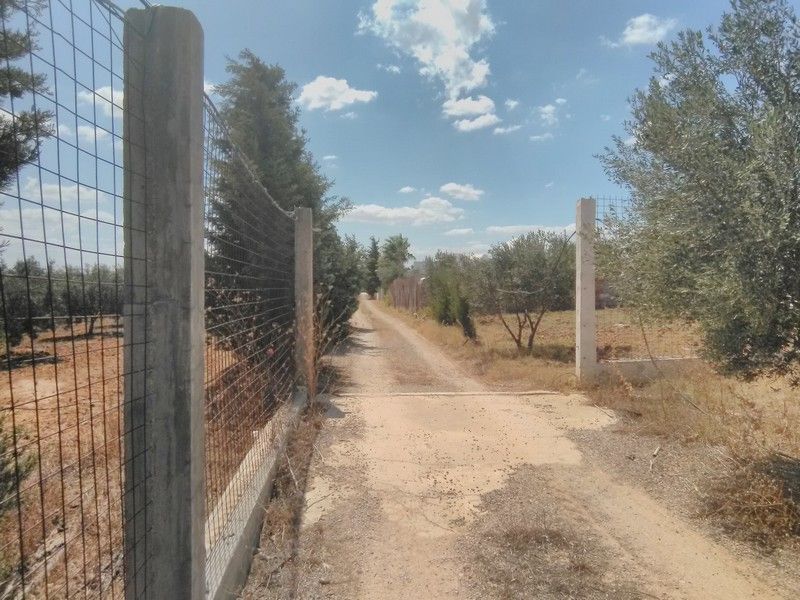 Terrain 927 m² avec début de construction