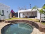 Belle villa avec magnifique jardin dispo ete