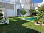 Belle villa à louer à l'année à la zone craxi