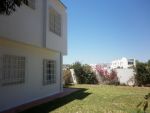 Al villa situé dans un quartier résidentiel