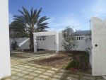 Algrande villa sur deux niveaux avec mgnifique jardin