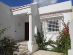 Jolie coquette villa avec jardin et abri de voiture