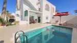 Villa avec piscine privée en zone touristique djerba