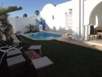 un très joli bungalow avec piscine et proche la mer