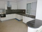 Bel appartement s+1 au rdc résidence à 50 mètres de la plage
