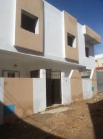 Av beau rdc avec etage inachevée située a hammamet sud