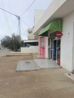 Av bonne occasion 3 garages sur la route à hammamet sud