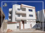 A vendre une immeuble r+2 avec sous sol