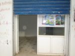 Un affaire locaux sur la route principale borj hfaith