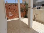 Av une maison dans une zone calme et chic