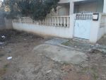 Av maison arabe sur un terrain de