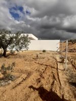 Av terrain de 1000m pas loin au g à hammamet