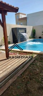 Villa moderne avec piscine