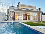 Une luxueuse villa avec architecture moderne