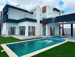 Une magnifique villa vue sur mer située dans un quartier chic