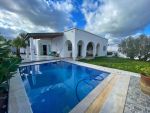 Av villa de 750m meublé avec piscine à hammamet su
