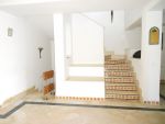 Av villa imposante dans un style traditionnel avec des voutes