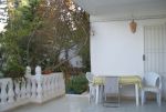 Av une villa indépendante avec un garage