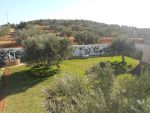 Av petite villa entourer par la nature